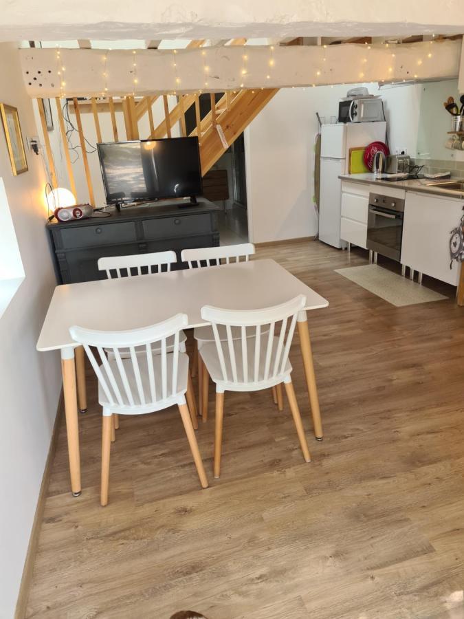 Charmant Logement A La Campagne Gazaupouy Extérieur photo